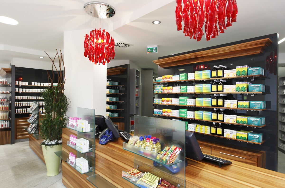 Apotheke zum Kaiser Franz Mattighofen Klinger Apothekenbau